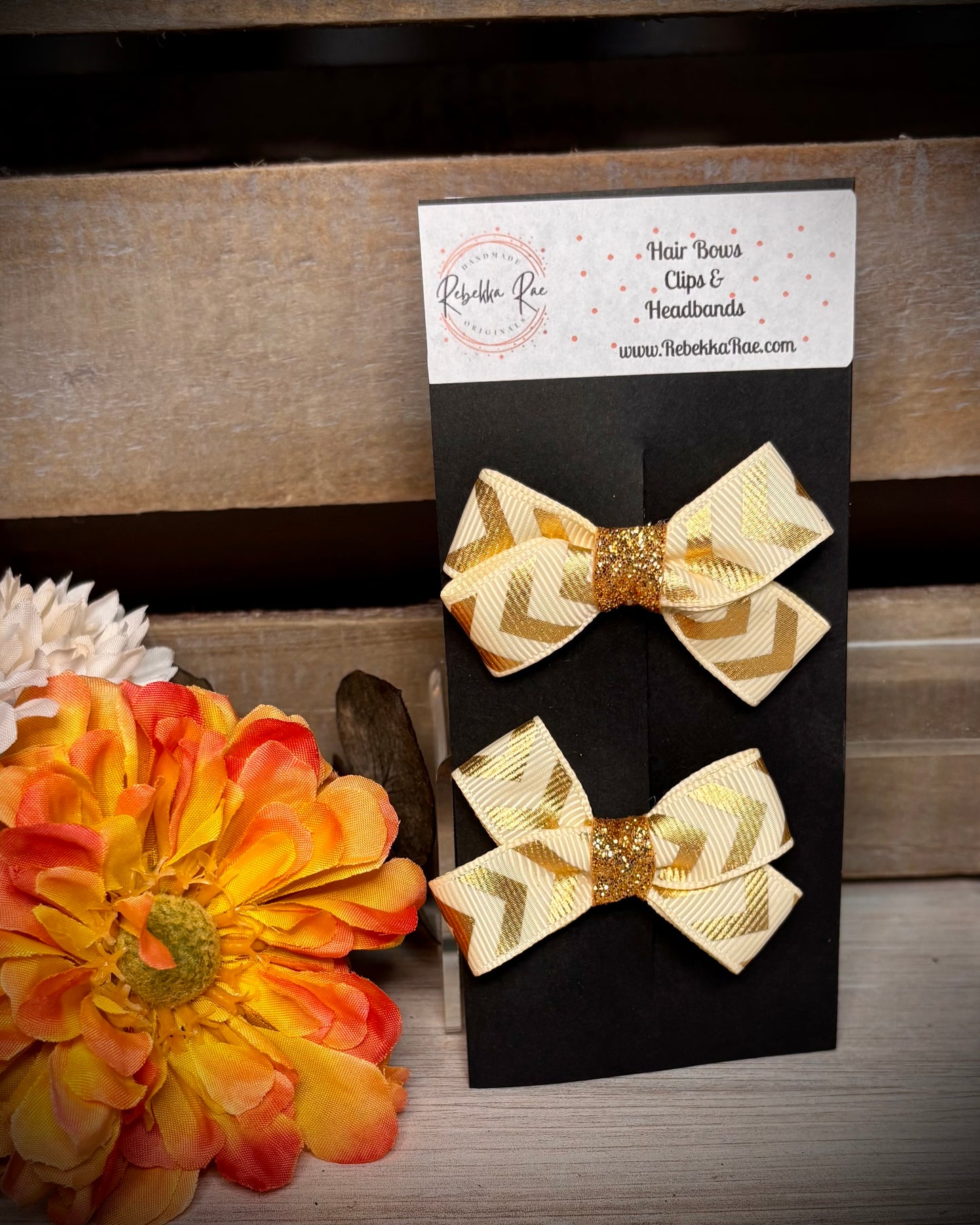 272- Gold/Ivory Chevron Piggy Hairbows