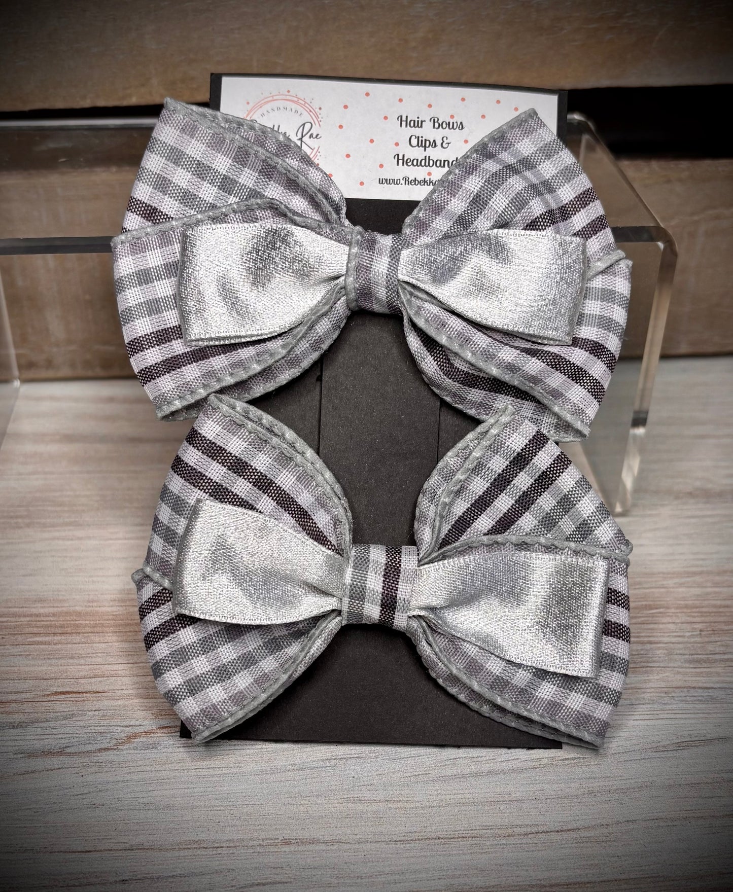 101- Gray Plaid/White with Silver Hairbows