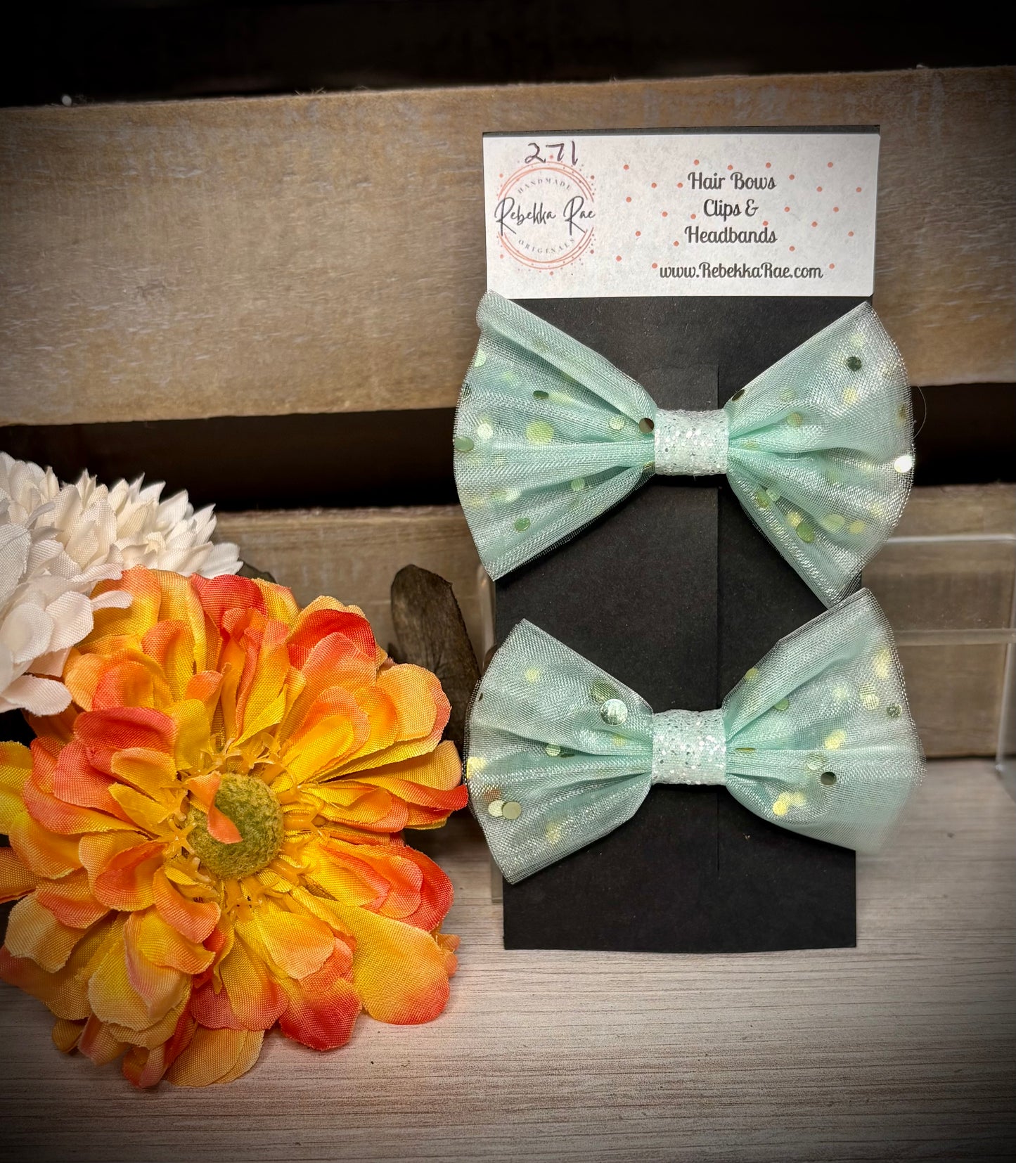 271- Mint Dot Tulle Piggy Hairbows
