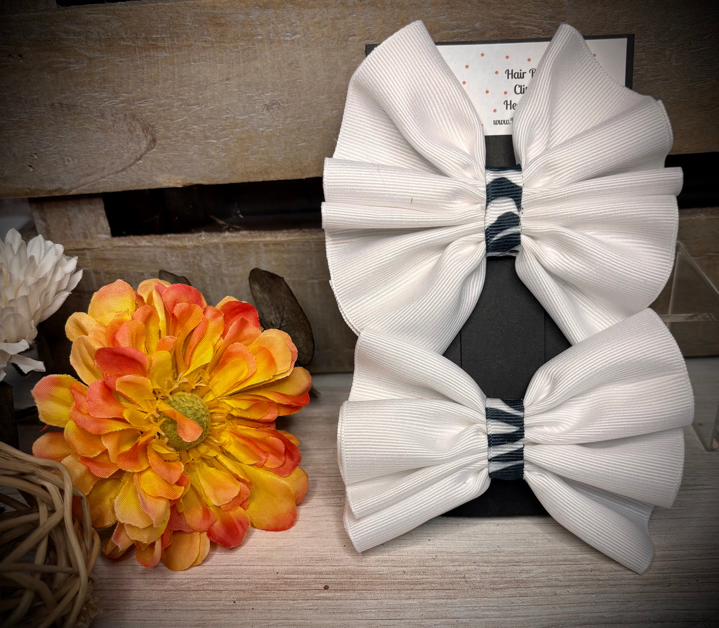 137- White with Zebra Center Hairbows