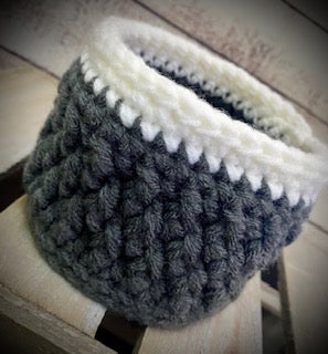 Dark Gray/White Basket