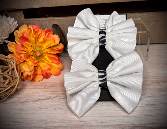 137- White with Zebra Center Hairbows