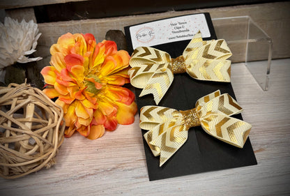 143- Ivory/Gold Chevron Piggy Hairbows