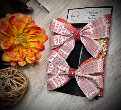 226- XOXO Pink Irredescent Glitter Hairbows