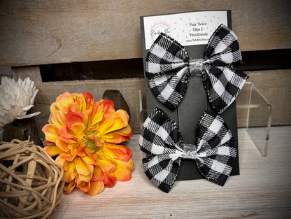 150- Black/White Plaid Hairbows